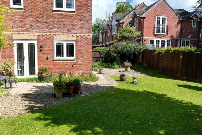 31, Heneage Drive, Swansea photo 3