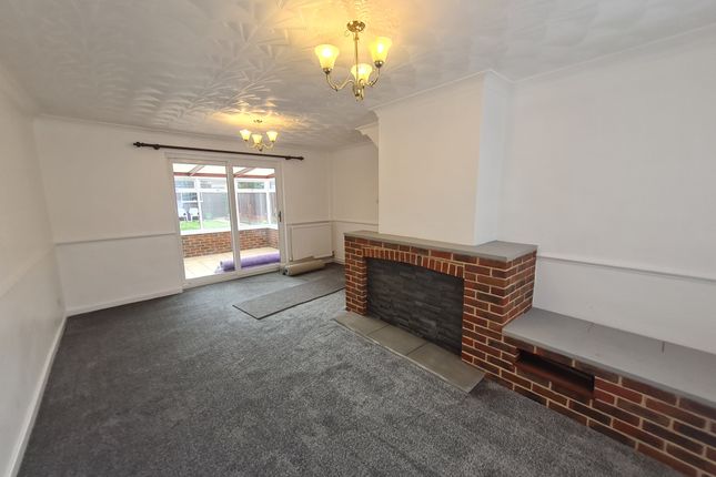 196, Maidstone photo 4