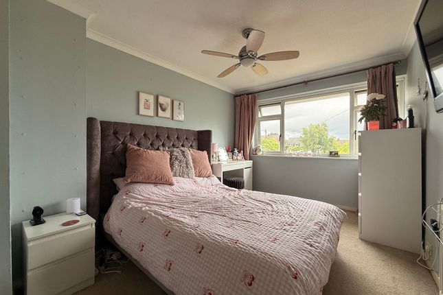 49 Browns Lane, Uckfield photo 2