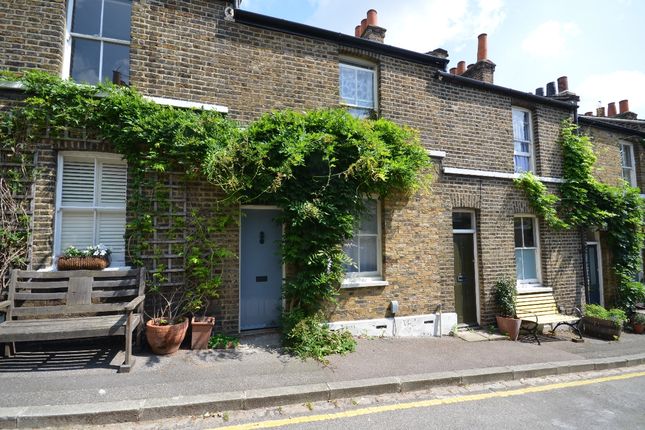 2-bed house on Trinity Grove, London, £2,500/mo