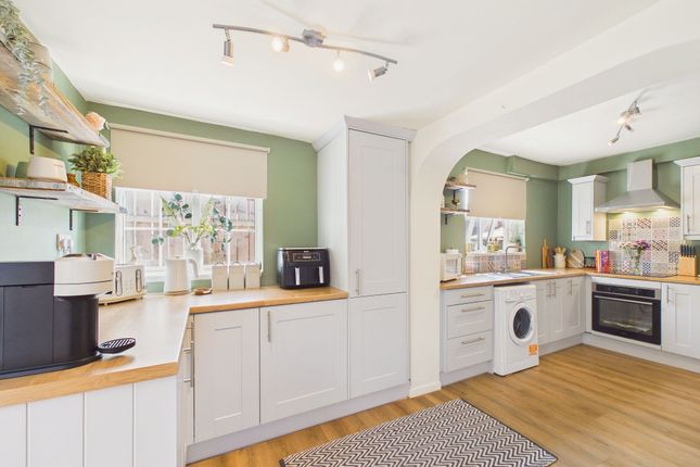 8 Addison Gardens, Gateshead photo 3