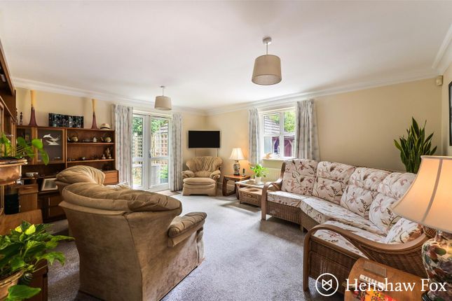 7 Ampfield Court, Baddesley Road, Chandler's Ford photo 3