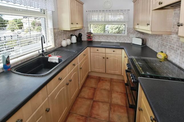 14, Twickenham Road Milber, NEWTON ABBOT photo 4