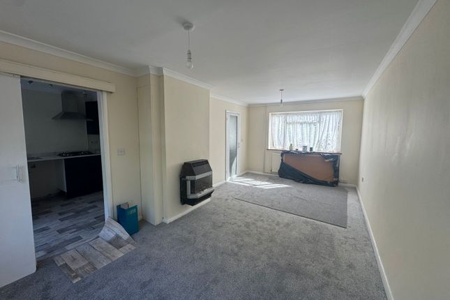 13 Hornbeam Road, HAYES photo 2