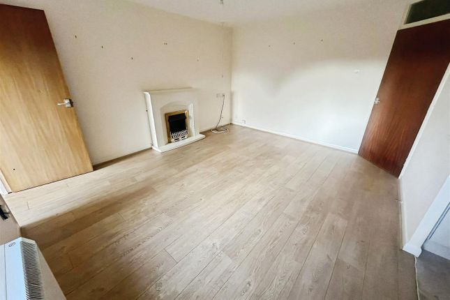 Flat 9, Eggars Court, St. Georges Road East, Aldershot photo 2