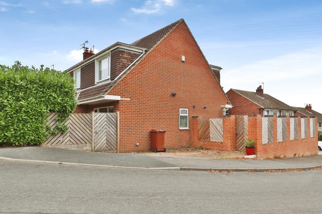 65, Acaster Drive, Leeds photo 4
