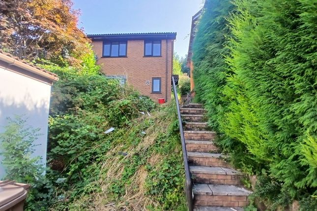 8, Crown Walk, Caerphilly photo 4