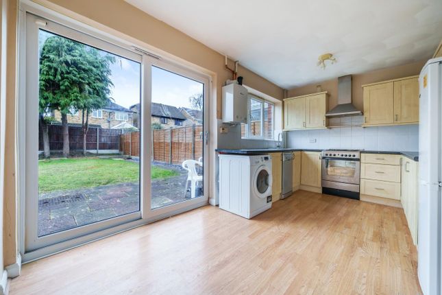 87, Oak Avenue, Owlsmoor, Sandhurst photo 4
