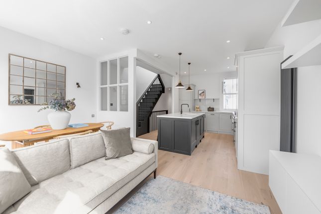 Flat for sale in Lindrop Street, London