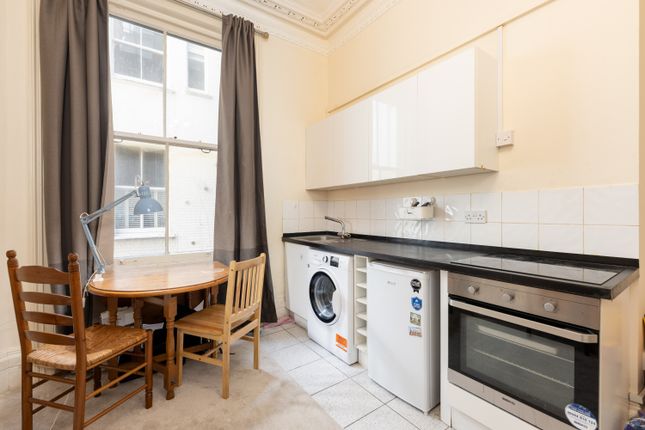Flat 8, 7 De Vere Gardens, London photo 4
