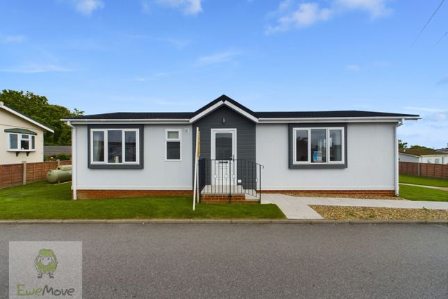 Mobile/park home for sale in Damson Drive, Hoo Marina Park, Rochester