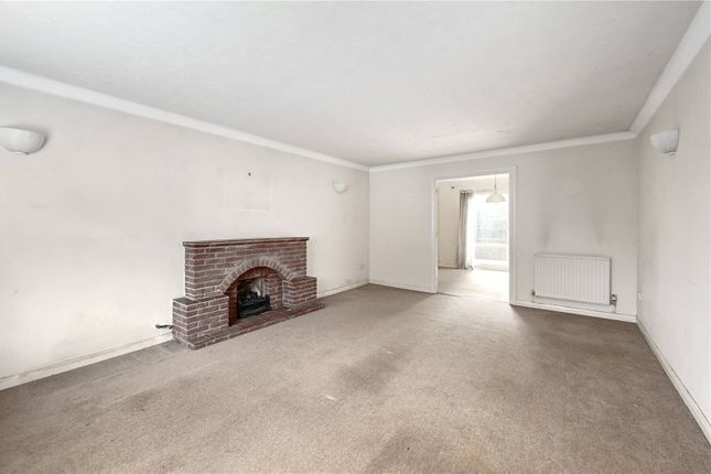 26, Shire Avenue, Hampshire photo 3