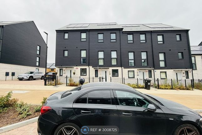3-bed house on Hive Lane, Northfleet, Gravesend, £2,300/mo