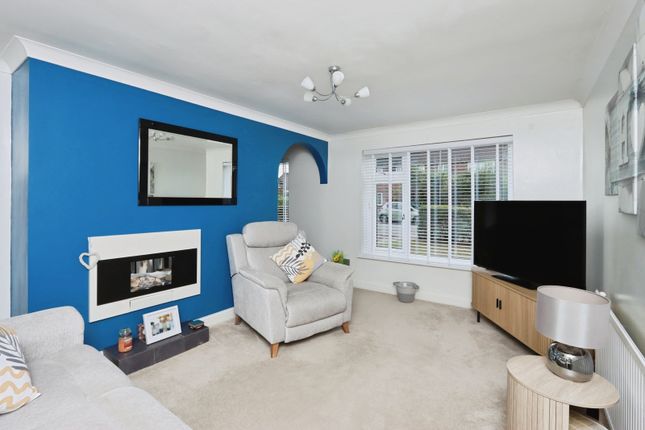 31, Pagenall Drive, Swallownest photo 3