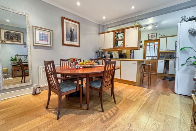 19 Church Road, Cowes photo 3