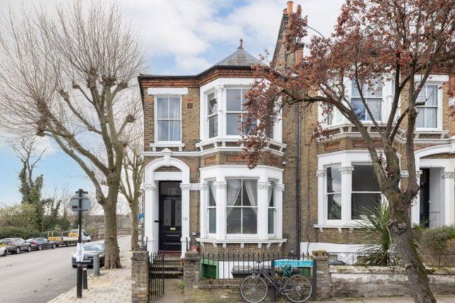 Flat to rent in Drakefell Road, London