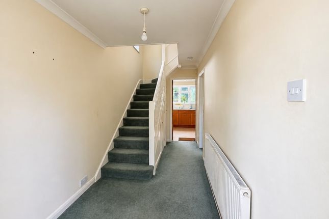 4, Hithercroft Road, High Wycombe photo 4