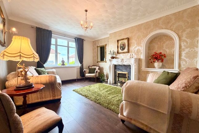 14, Crowwood Crescent, Airdrie photo 2