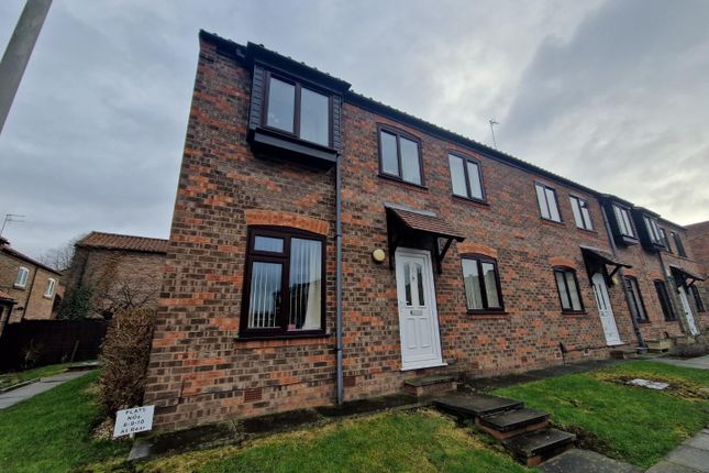 Flat to rent in Westerdale Court, York