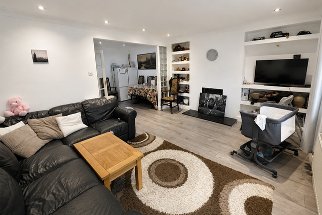 2, Sandy Lane, WOKING photo 4