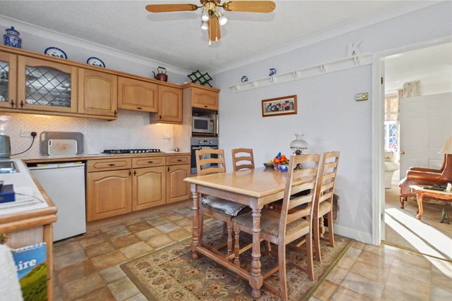 14, Knightscroft Drive, Leeds photo 3