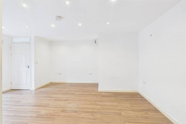 70, Flat 17, Honor Oak Road, London photo 2