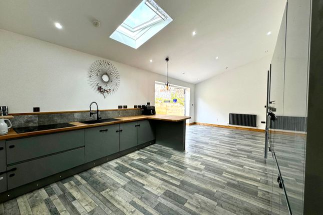 3 Old Ynysybwl Road, Pontypridd photo 4