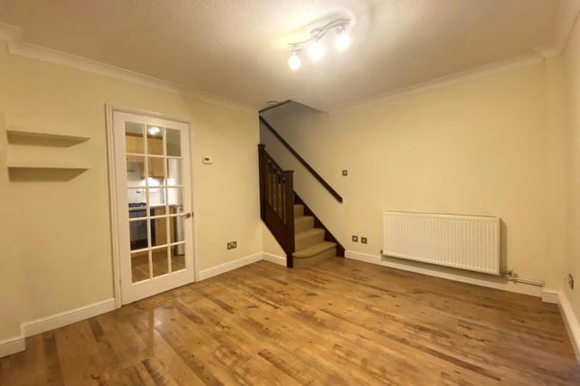 Juniper Road, Farnborough photo 4