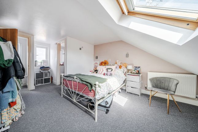 First Floor Flat, 32, Mafeking Avenue, London photo 4