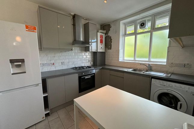 179, Becklow Gardens, London photo 5