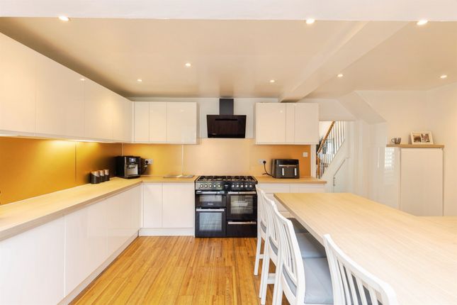 101, Calverley Lane, Leeds photo 4