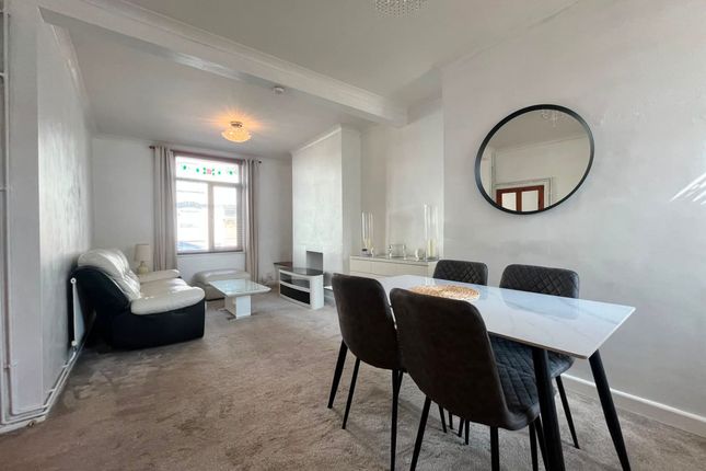 16 Agincourt Street, Newport photo 3