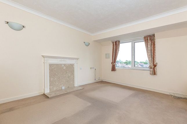 Flat for sale in Rosemary Lane, Horley, Surrey