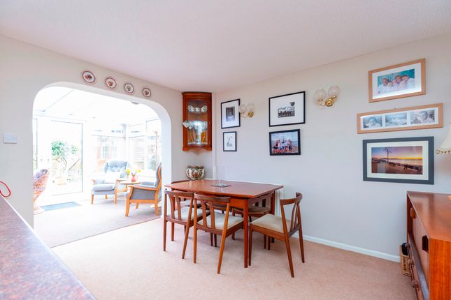 9 Cranborne Drive, Shaftesbury photo 3