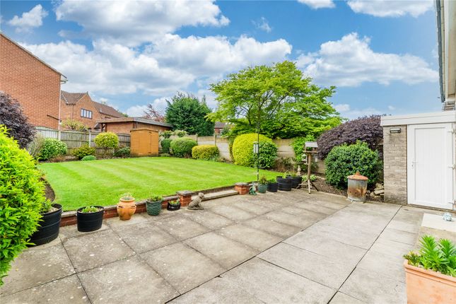 15, Grange Close, West Yorkshire photo 2