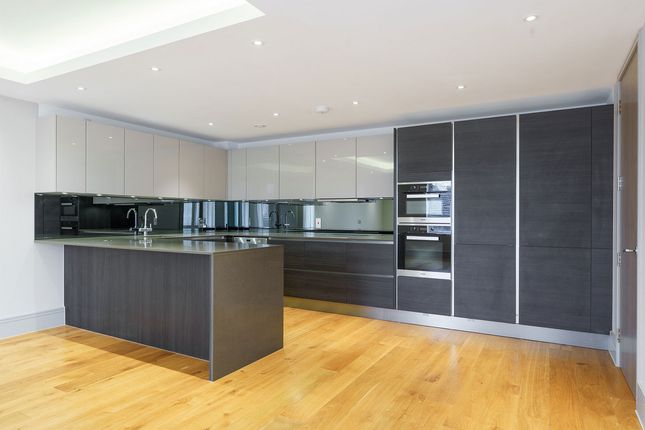 Flat 13, Benjamin House, Cecil Grove, London photo 3