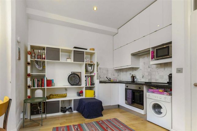 Flat D, 135, Waldegrave Road, Teddington photo 2