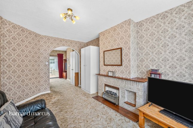 41, Tamworth Park, Mitcham photo 4