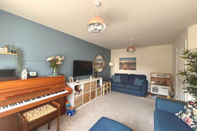 19, Poskett Way, Charfield photo 4