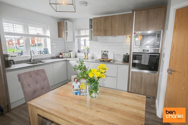 40, Weatherhill Way, Durham photo 2