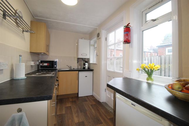 MASTER Flat 1, 15, Chandos Terrace, Leeds photo 4
