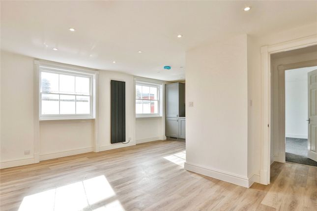 Flat 2, 98, High Street, Dorset photo 4