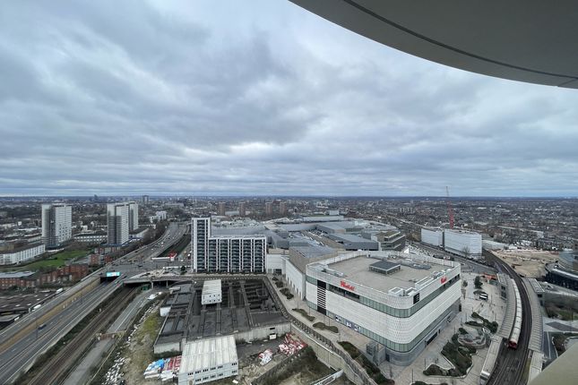 Flat to rent in Cassini Tower, White City Living