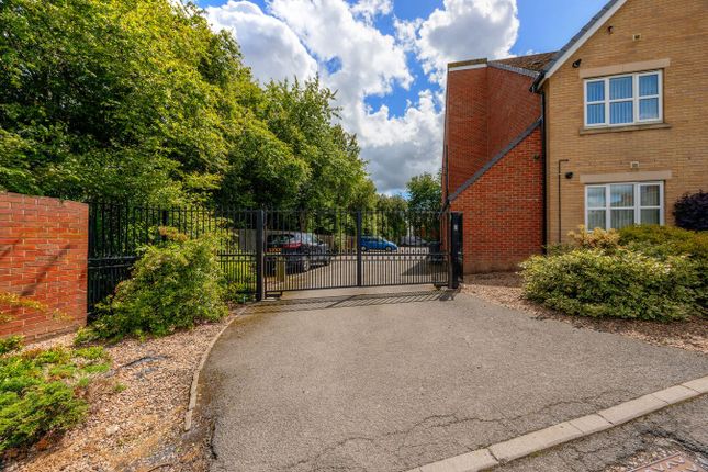 4, Samuel Court, Barnsley photo 2