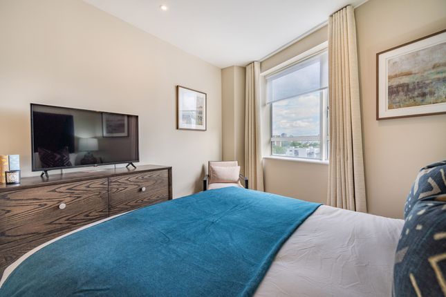 Flat to rent in Circus Apartments, Canary Wharf, London