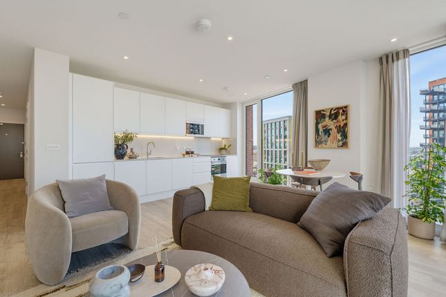 2408, Apex One, Nine Elms, London photo 4