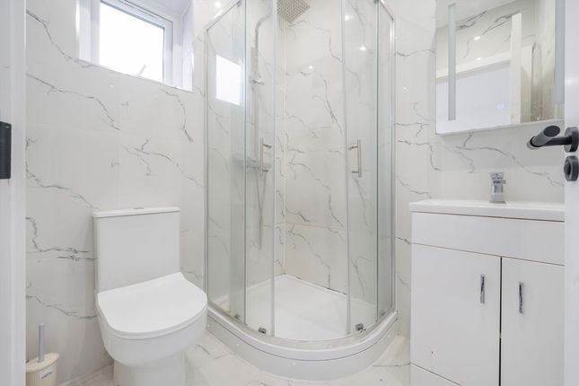 Room 1, 117, Roxborough Road, Harrow photo 3