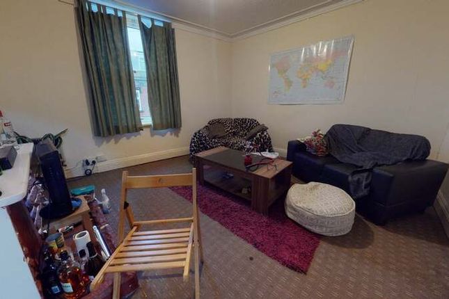 Terraced house to rent in Autumn Place, Hyde Park, Leeds