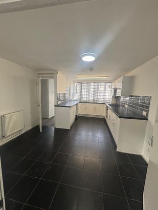 82, Berecroft, HARLOW photo 4
