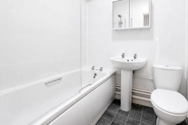 Flat 20, Regents Court, Bedford photo 4